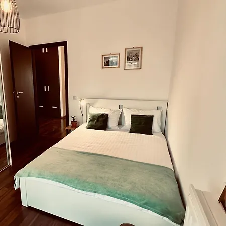 Apartment Bonjour With Terrace And Parking