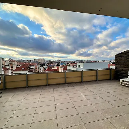 Apartment Bonjour With Terrace And Parking