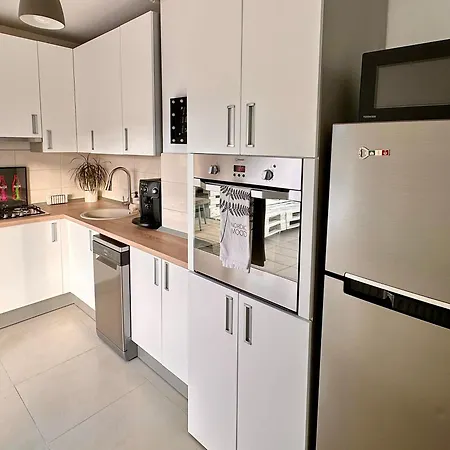 Apartment Bonjour With Terrace And Parking Cluj-Napoca